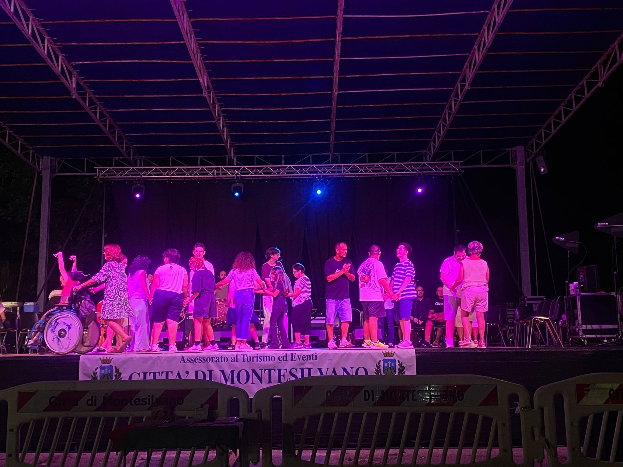 Una serata di balli e canti popolari 30