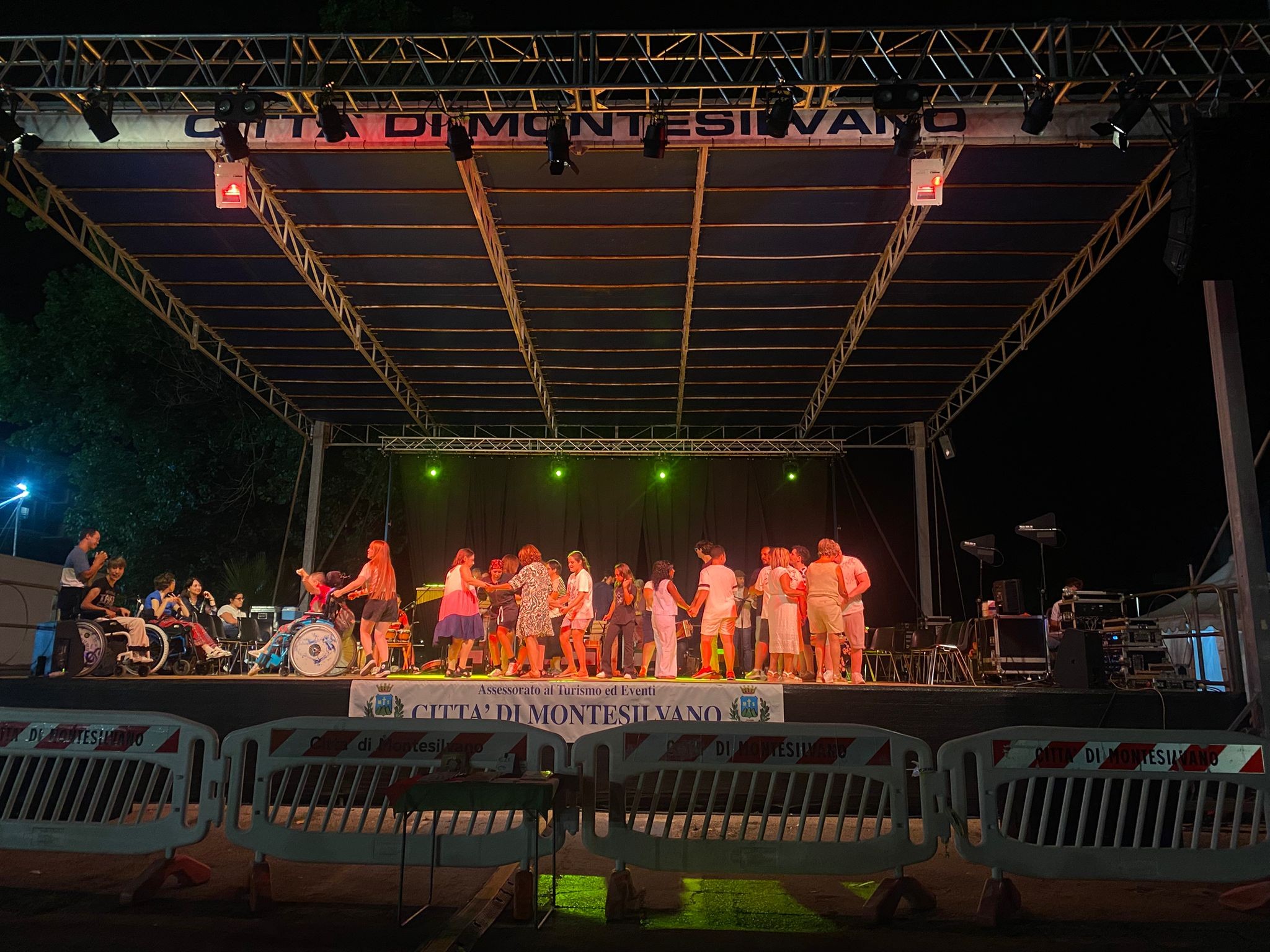 Una serata di balli e canti popolari 40