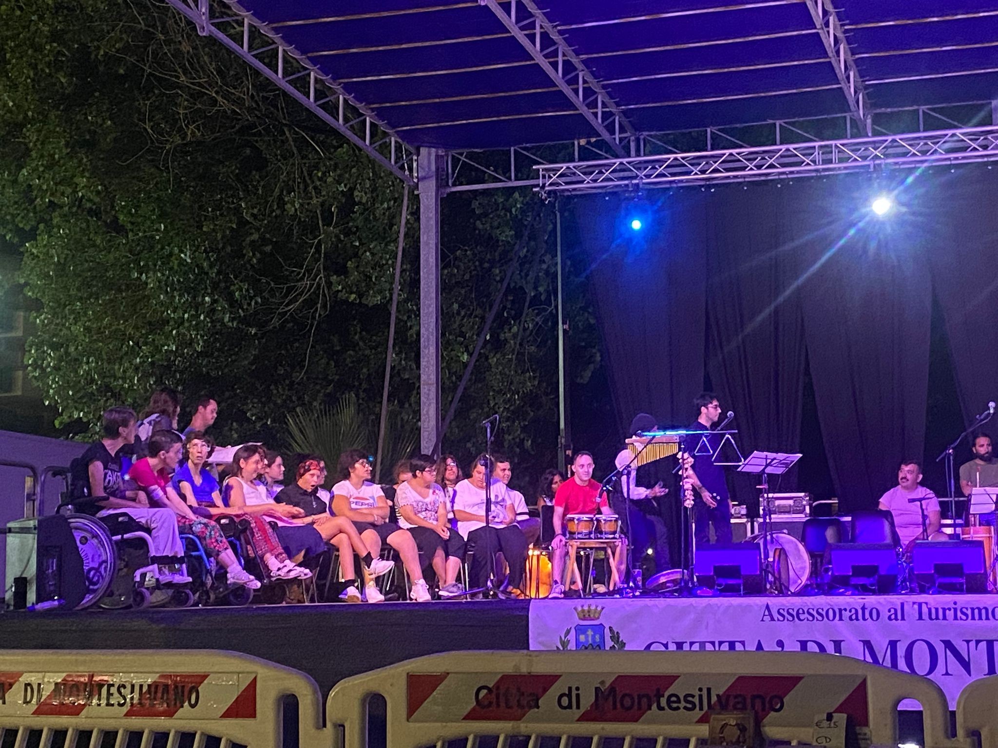 Una serata di balli e canti popolari 60