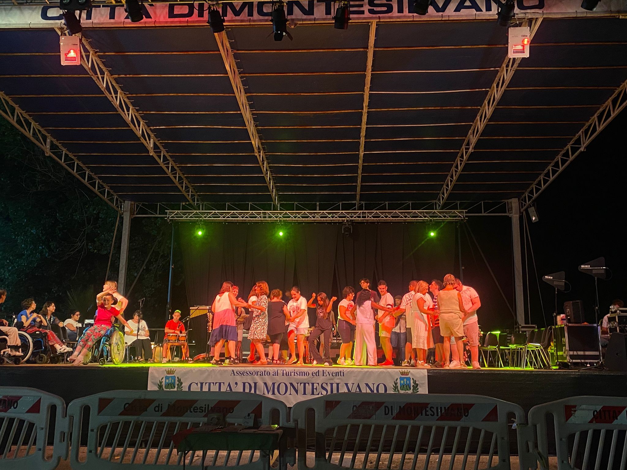 Una serata di balli e canti popolari 70